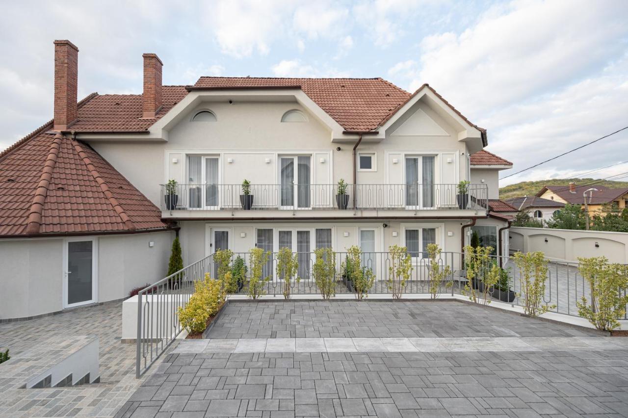 Dozsa Residence Oradea Exterior photo