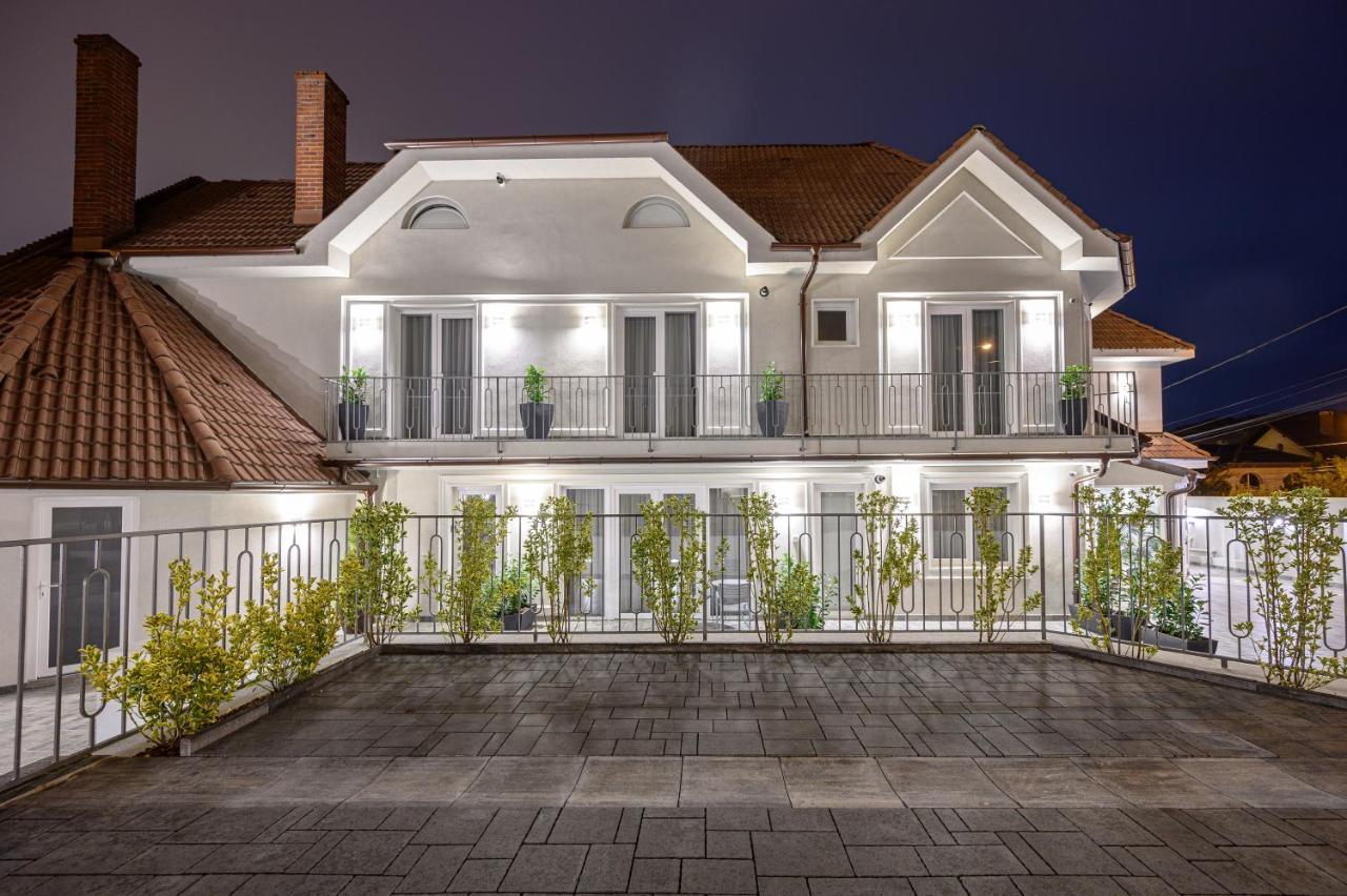 Dozsa Residence Oradea Exterior photo